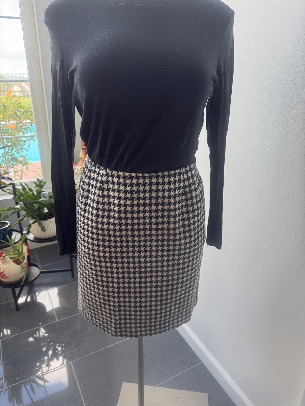 Casual Corner Black & White Houndstooth Pencil Skirt